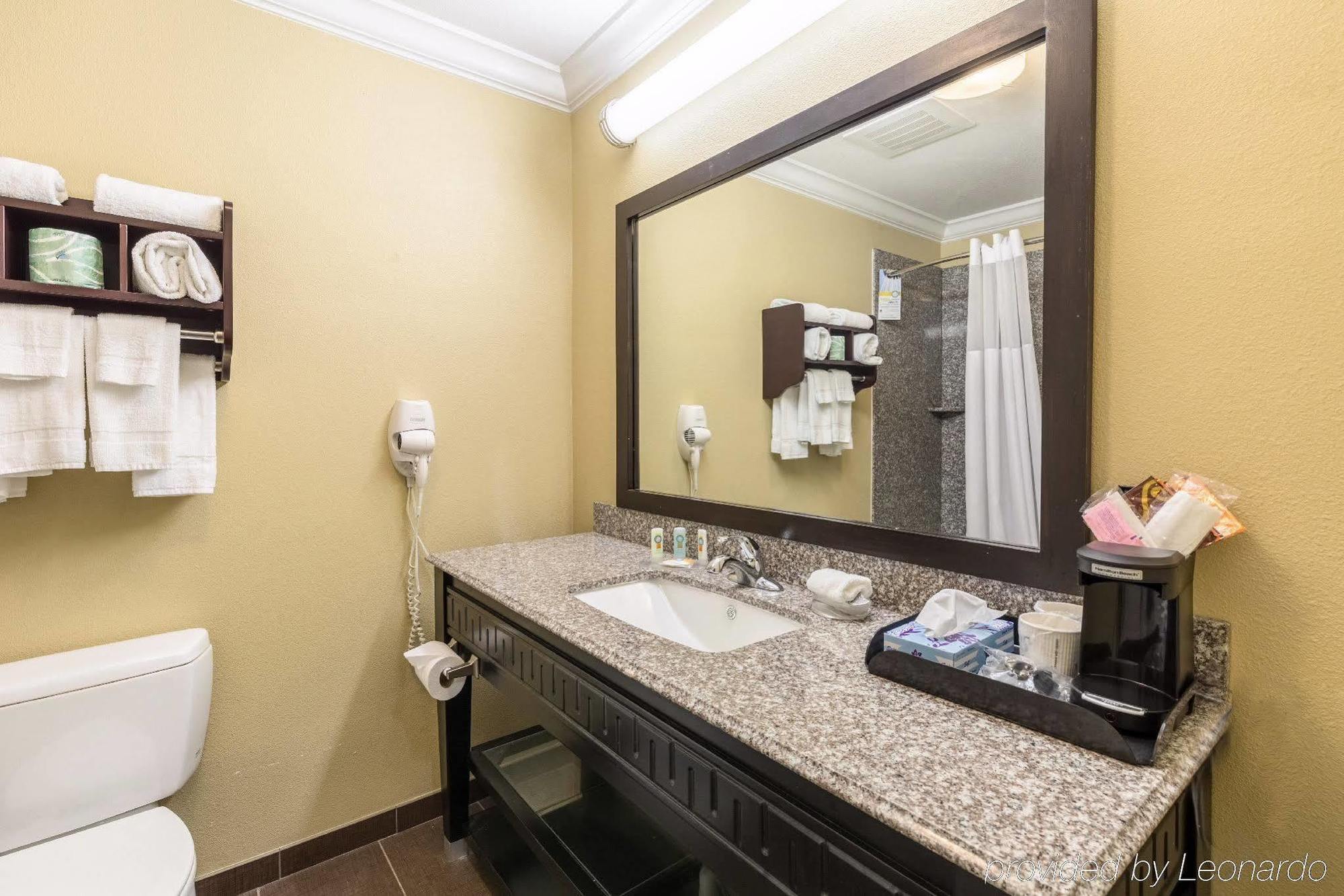 Quality Inn Leesville Exterior photo